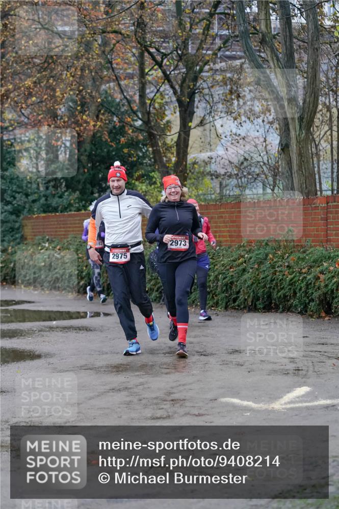 07.12.2025 - St. Pauli X-Mass-Run No. 15 Michael Burmester http://msf.ph/oto/9408214 07.12.2025 09:43:27 Laufen 2975, 2973 meine-sportfotos.de