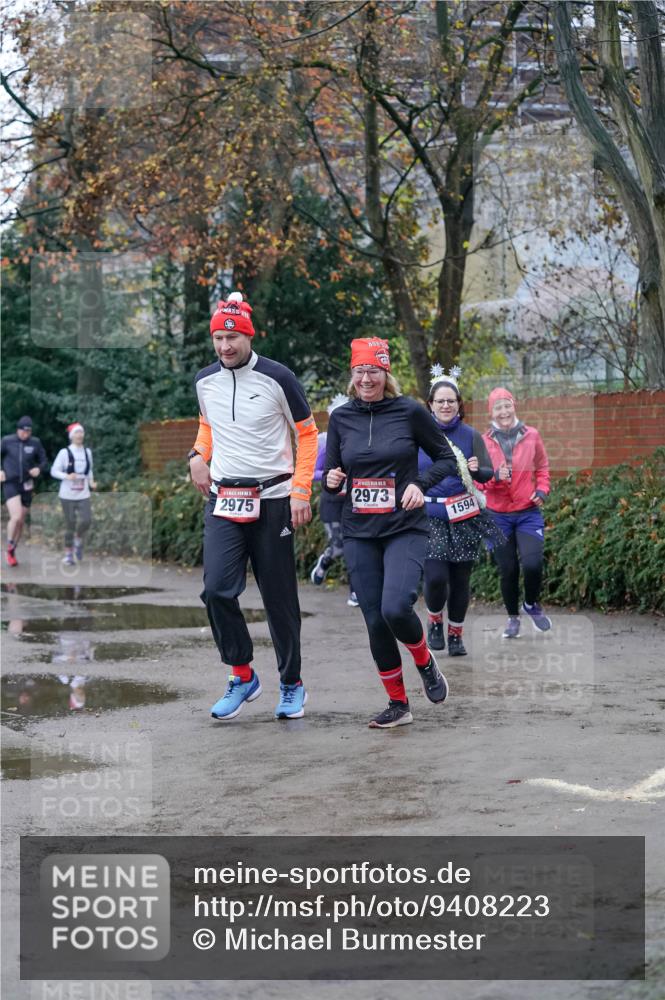 07.12.2025 - St. Pauli X-Mass-Run No. 15 Michael Burmester http://msf.ph/oto/9408223 07.12.2025 09:43:28 Laufen 2975, 2973, 1594 meine-sportfotos.de