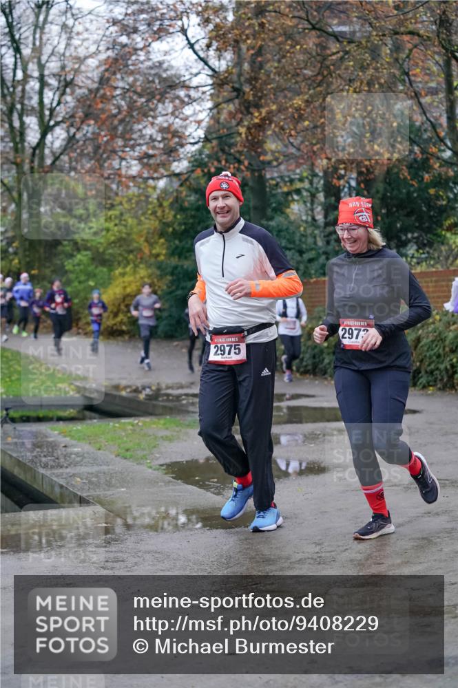 07.12.2025 - St. Pauli X-Mass-Run No. 15 Michael Burmester http://msf.ph/oto/9408229 07.12.2025 09:43:29 Laufen 15, 2975, 2973 meine-sportfotos.de