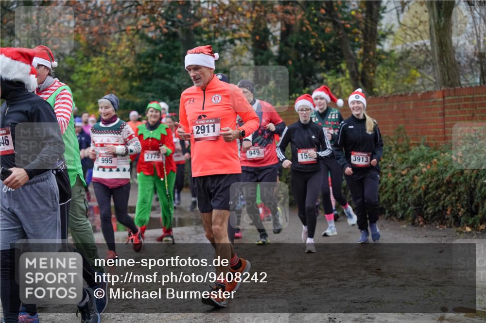07.12.2025 - St. Pauli X-Mass-Run No. 15 Michael Burmester http://msf.ph/oto/9408242 07.12.2025 11:25:59 Laufen 46, 995, 2775, 15, 2911, 949, 159, 3913 meine-sportfotos.de
