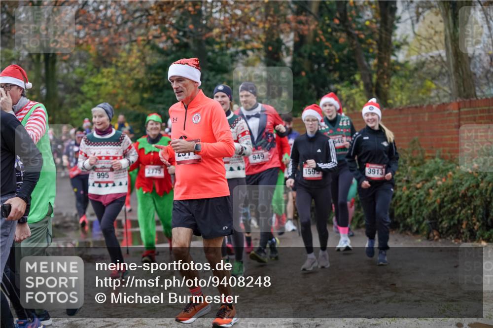 07.12.2025 - St. Pauli X-Mass-Run No. 15 Michael Burmester http://msf.ph/oto/9408248 07.12.2025 11:25:59 Laufen 8, 949, 995, 2775, 1595, 3913 meine-sportfotos.de