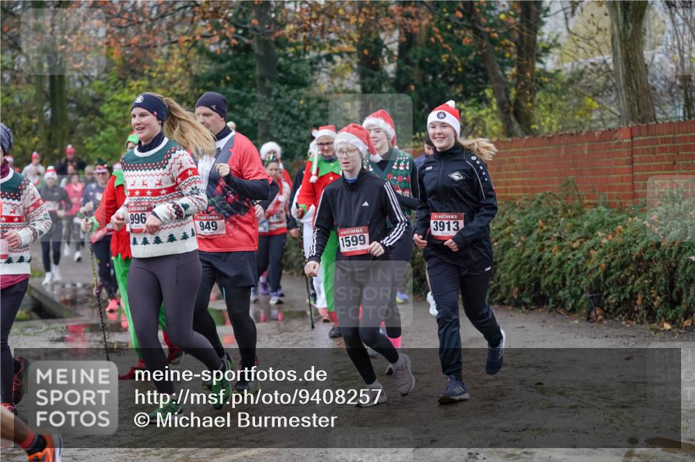 07.12.2025 - St. Pauli X-Mass-Run No. 15 Michael Burmester http://msf.ph/oto/9408257 07.12.2025 11:26:00 Laufen 996, 949, 215, 1599, 15, 3913 meine-sportfotos.de
