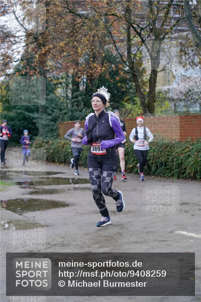 07.12.2025 - St. Pauli X-Mass-Run No. 15 Michael Burmester http://msf.ph/oto/9408259 07.12.2025 09:43:31 Laufen 3892, 2510 meine-sportfotos.de