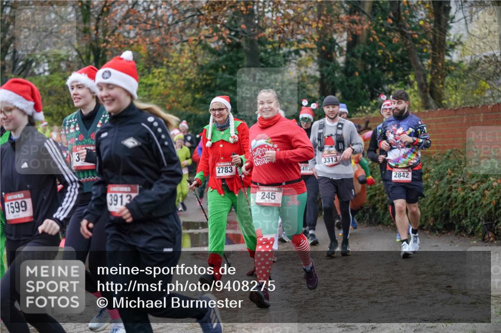 07.12.2025 - St. Pauli X-Mass-Run No. 15 Michael Burmester http://msf.ph/oto/9408275 07.12.2025 11:26:02 Laufen 1599, 3913, 2783, 482, 3313, 15, 245, 2842 meine-sportfotos.de