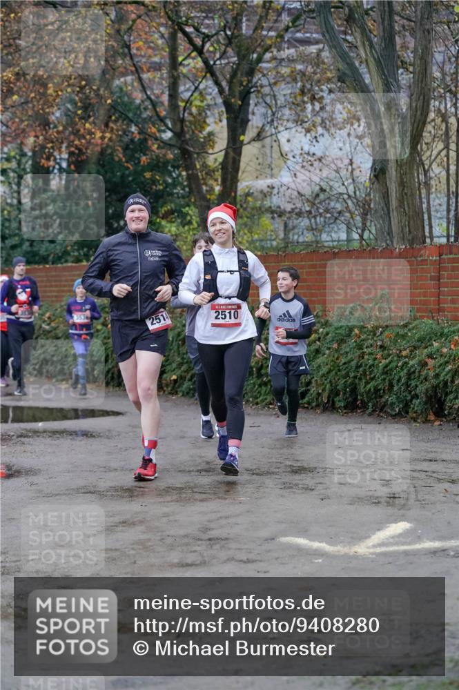 07.12.2025 - St. Pauli X-Mass-Run No. 15 Michael Burmester http://msf.ph/oto/9408280 07.12.2025 09:43:34 Laufen 3536, 2514, 2510 meine-sportfotos.de