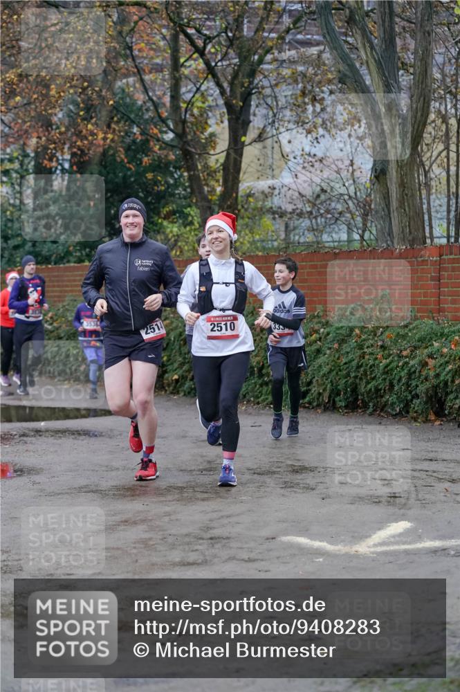07.12.2025 - St. Pauli X-Mass-Run No. 15 Michael Burmester http://msf.ph/oto/9408283 07.12.2025 09:43:34 Laufen 3536, 2514, 2510 meine-sportfotos.de
