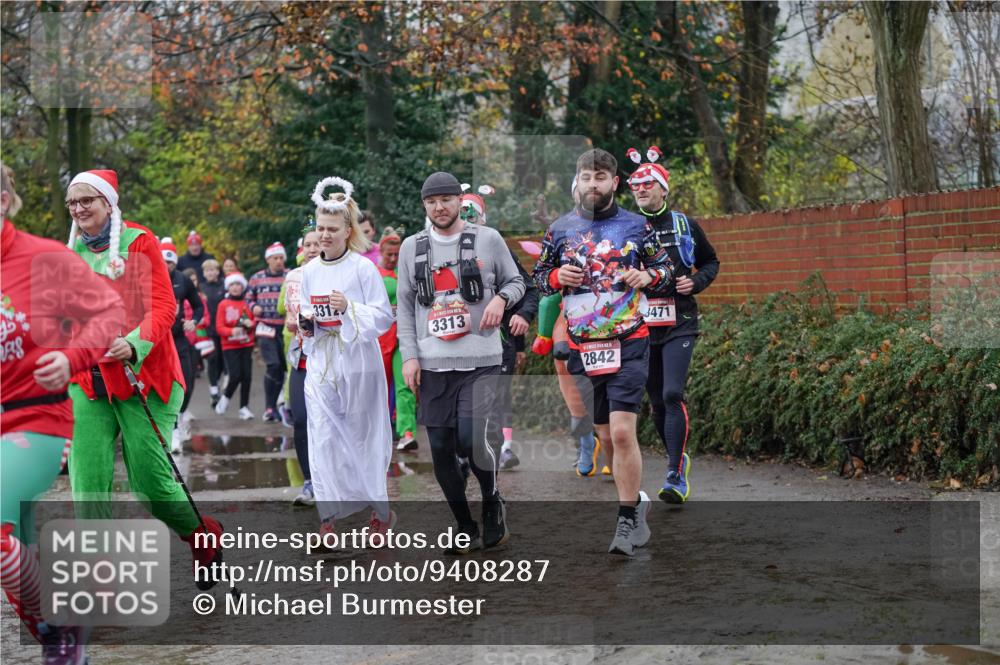 07.12.2025 - St. Pauli X-Mass-Run No. 15 Michael Burmester http://msf.ph/oto/9408287 07.12.2025 11:26:03 Laufen 331, 3313, 2842, 3471 meine-sportfotos.de