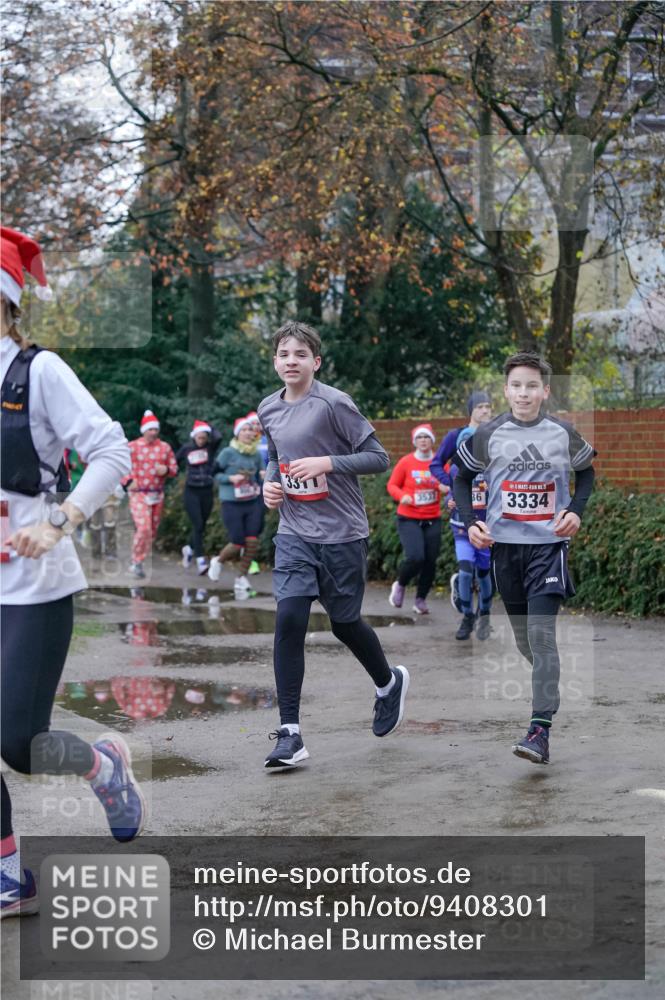 07.12.2025 - St. Pauli X-Mass-Run No. 15 Michael Burmester http://msf.ph/oto/9408301 07.12.2025 09:43:36 Laufen 3311, 3537, 36, 5, 3334 meine-sportfotos.de