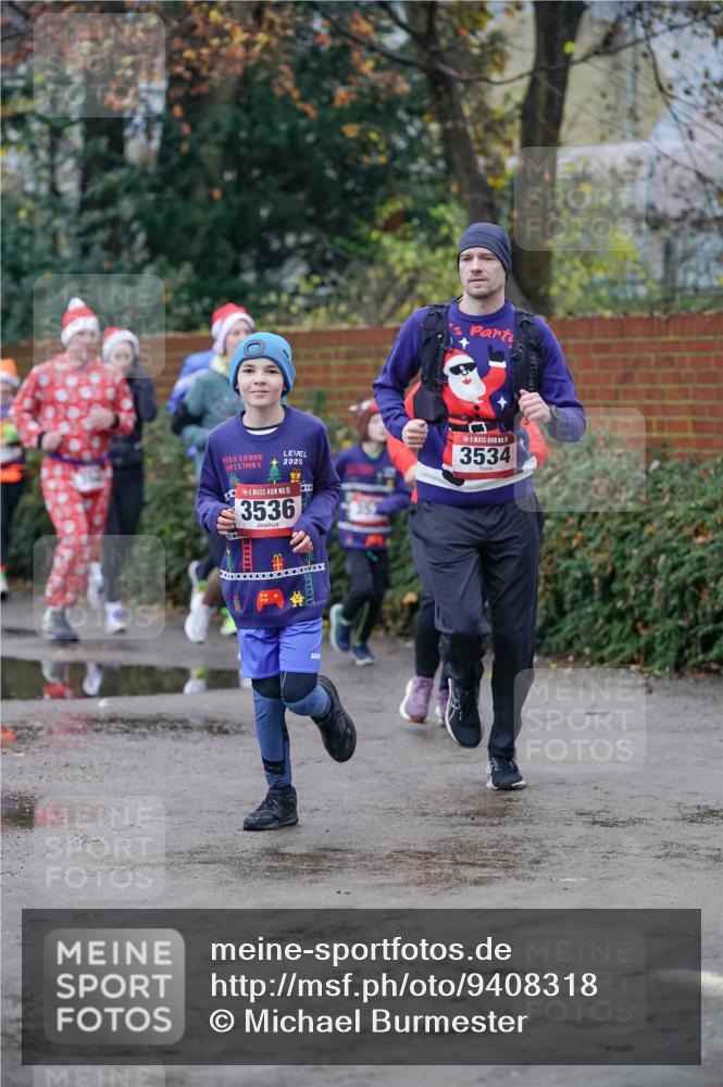 07.12.2025 - St. Pauli X-Mass-Run No. 15 Michael Burmester http://msf.ph/oto/9408318 07.12.2025 09:43:37 Laufen 5, 3534, 2025, 15, 3536 meine-sportfotos.de