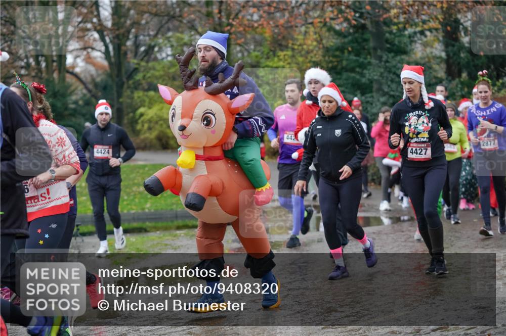 07.12.2025 - St. Pauli X-Mass-Run No. 15 Michael Burmester http://msf.ph/oto/9408320 07.12.2025 11:26:06 Laufen 4424, 442, 4427, 2877 meine-sportfotos.de