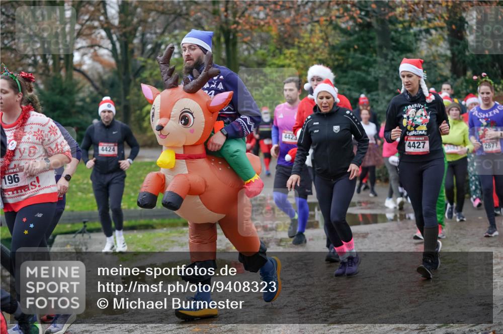 07.12.2025 - St. Pauli X-Mass-Run No. 15 Michael Burmester http://msf.ph/oto/9408323 07.12.2025 11:26:06 Laufen 15, 196, 4424, 4423, 4427, 2877 meine-sportfotos.de