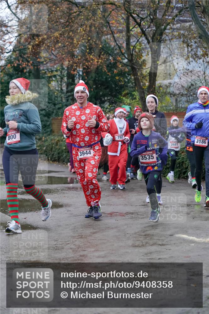 07.12.2025 - St. Pauli X-Mass-Run No. 15 Michael Burmester http://msf.ph/oto/9408358 07.12.2025 09:43:41 Laufen 15, 800, 15, 3944, 792, 1, 2025, 3186, 2681, 15, 3535 meine-sportfotos.de