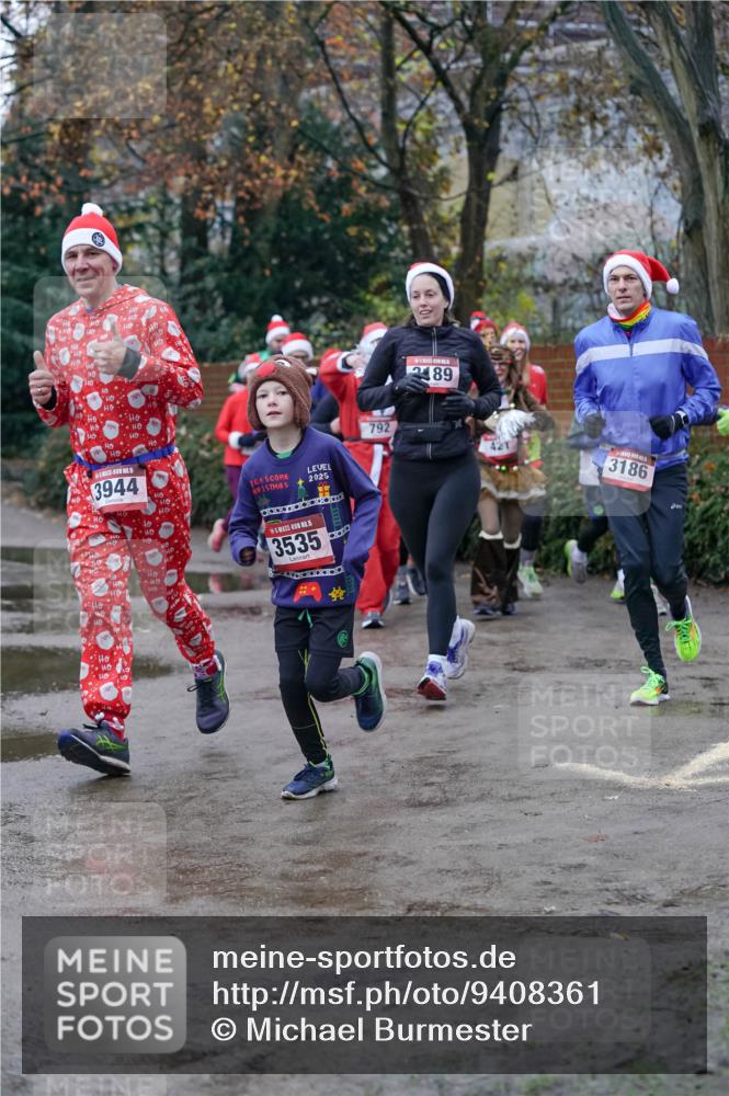 07.12.2025 - St. Pauli X-Mass-Run No. 15 Michael Burmester http://msf.ph/oto/9408361 07.12.2025 09:43:42 Laufen 6, 15, 3944, 792, 2025, 15, 3535, 2189, 3186 meine-sportfotos.de