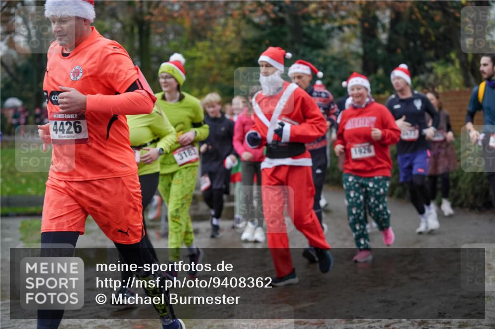 07.12.2025 - St. Pauli X-Mass-Run No. 15 Michael Burmester http://msf.ph/oto/9408362 07.12.2025 11:26:10 Laufen 15, 4426, 3183, 1926 meine-sportfotos.de
