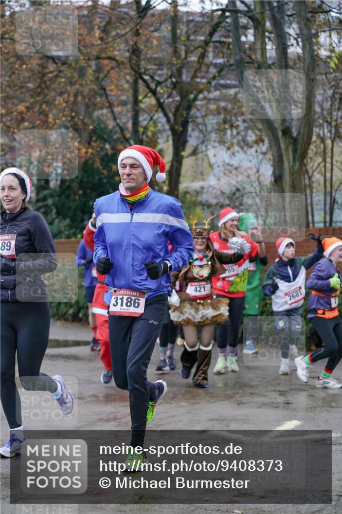 07.12.2025 - St. Pauli X-Mass-Run No. 15 Michael Burmester http://msf.ph/oto/9408373 07.12.2025 09:43:43 Laufen 89, 15, 3186, 421, 85, 2681 meine-sportfotos.de