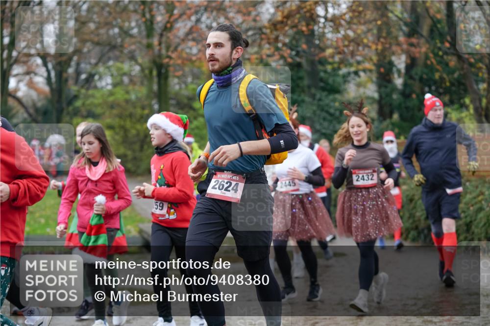 07.12.2025 - St. Pauli X-Mass-Run No. 15 Michael Burmester http://msf.ph/oto/9408380 07.12.2025 11:26:13 Laufen 59, 15, 2624, 2445, 2432 meine-sportfotos.de