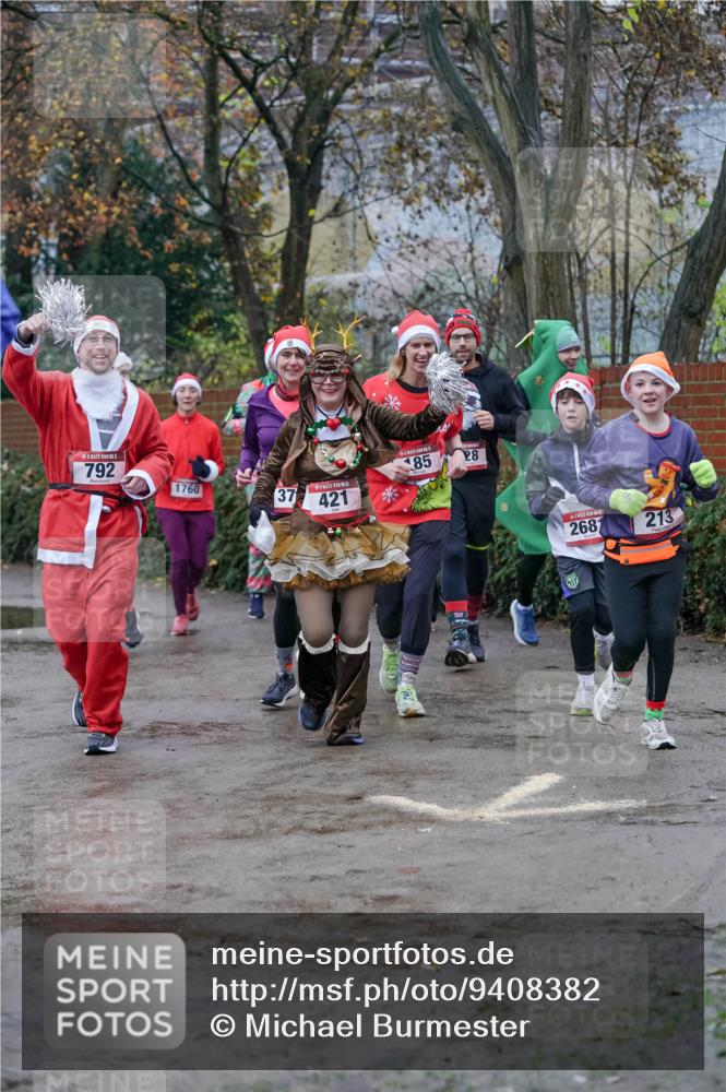 07.12.2025 - St. Pauli X-Mass-Run No. 15 Michael Burmester http://msf.ph/oto/9408382 07.12.2025 09:43:44 Laufen 792, 1760, 37, 421, 185, 28, 2681, 213 meine-sportfotos.de