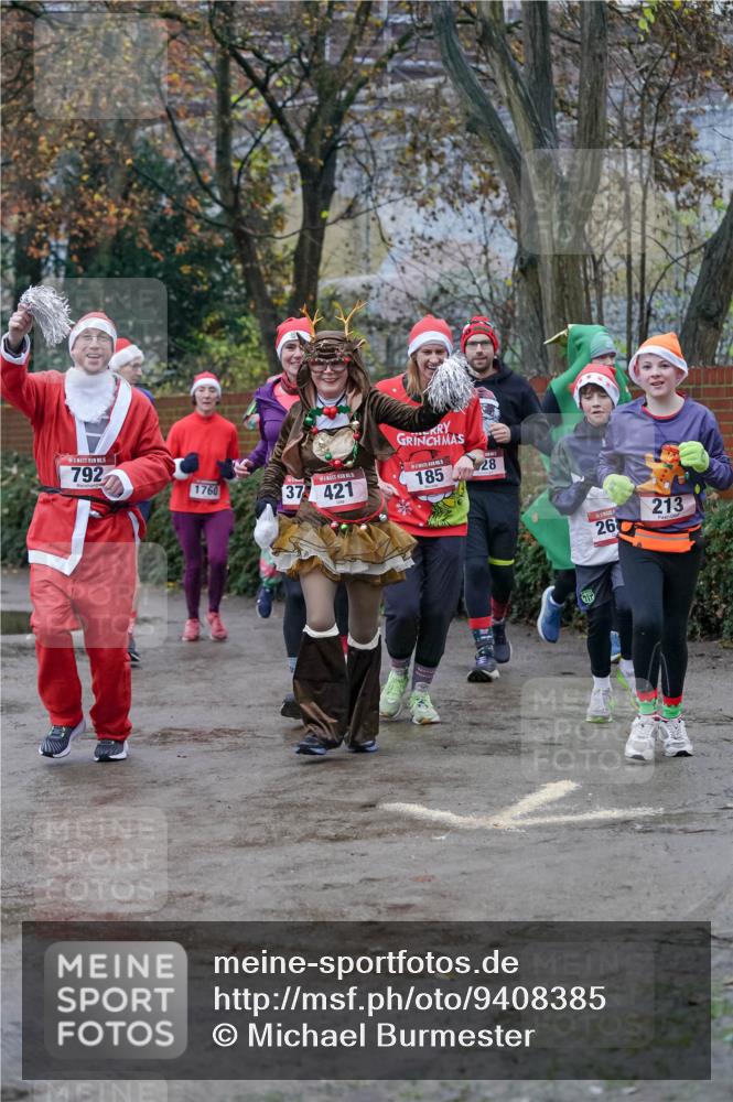 07.12.2025 - St. Pauli X-Mass-Run No. 15 Michael Burmester http://msf.ph/oto/9408385 07.12.2025 09:43:44 Laufen 15, 792, 28, 1760, 37, 421, 185, 26, 213 meine-sportfotos.de