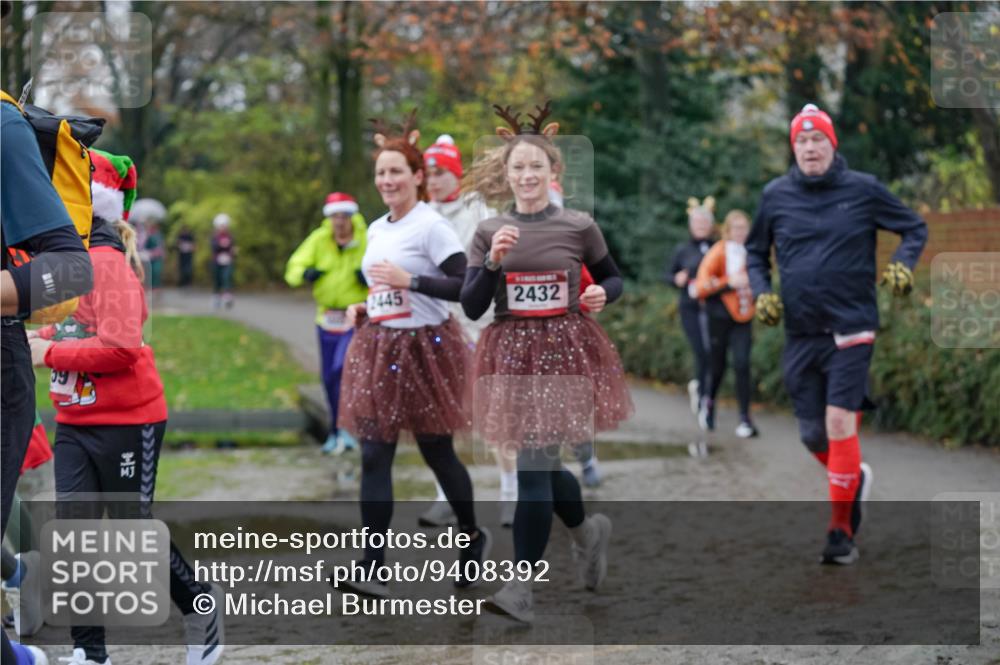 07.12.2025 - St. Pauli X-Mass-Run No. 15 Michael Burmester http://msf.ph/oto/9408392 07.12.2025 11:26:13 Laufen 2445, 2432 meine-sportfotos.de