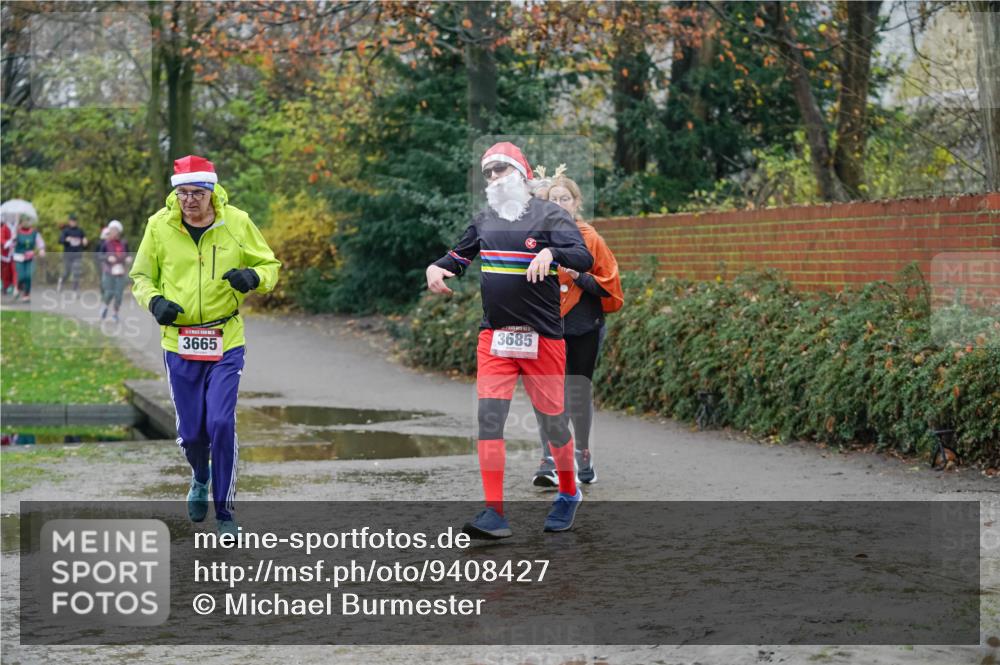 07.12.2025 - St. Pauli X-Mass-Run No. 15 Michael Burmester http://msf.ph/oto/9408427 07.12.2025 11:26:16 Laufen 3685, 3665 meine-sportfotos.de