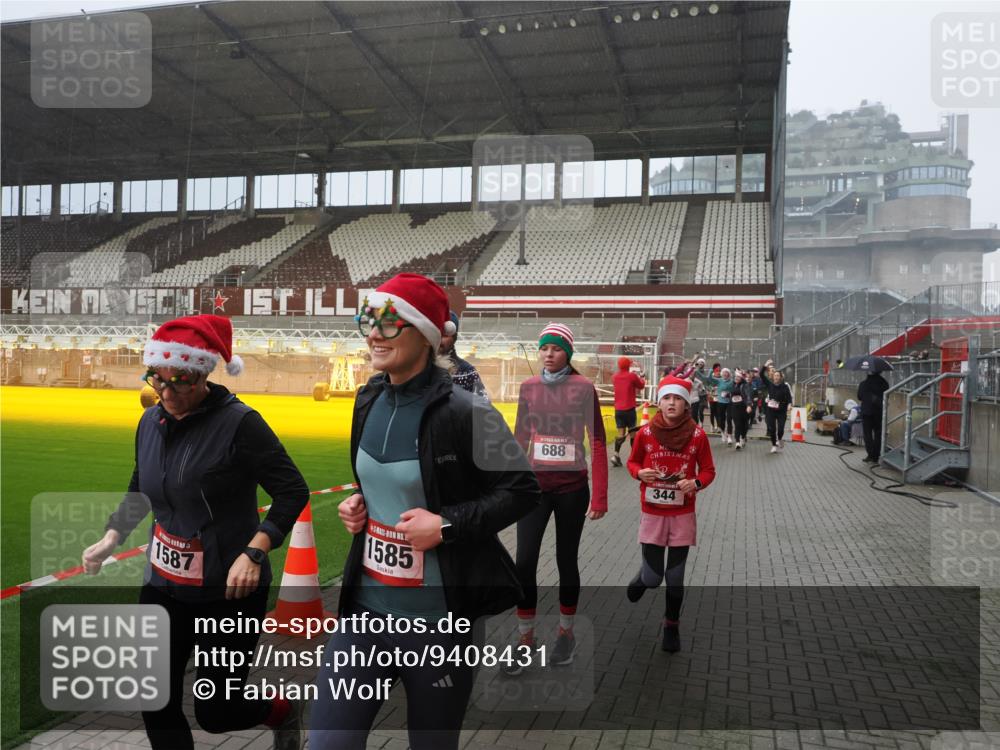 07.12.2025 - St. Pauli X-Mass-Run No. 15 Fabian Wolf http://msf.ph/oto/9408431 07.12.2025 11:07:18 Ziel 281, 342, 344, 476, 490, 591, 596, 603, 621, 622, 673, 688, 781, 1202, 1206, 1233, 1585, 1587, 1861, 1862, 2403, 5008 meine-sportfotos.de