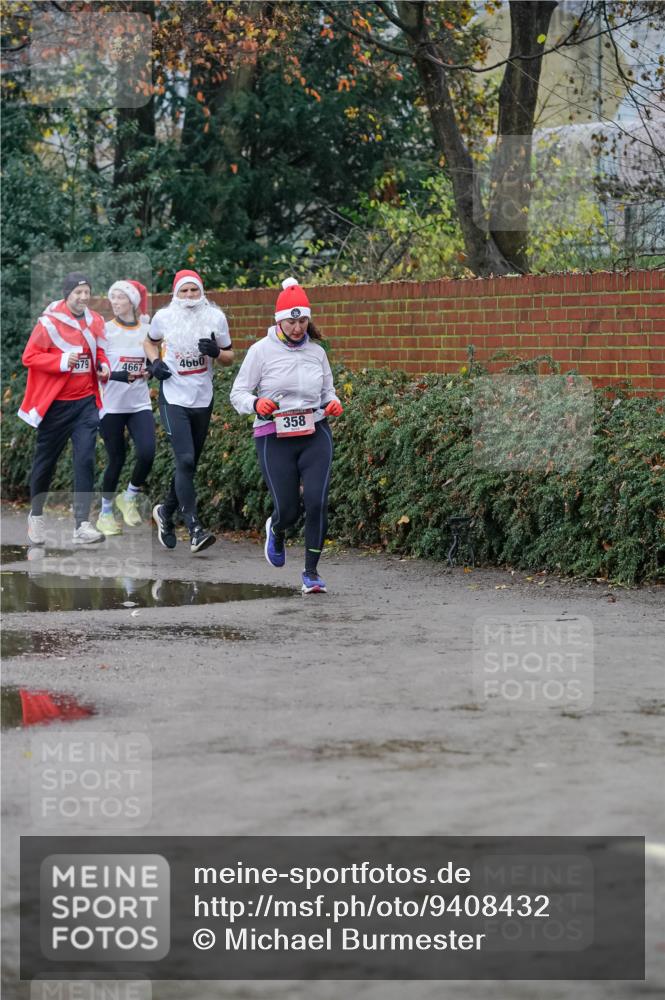 07.12.2025 - St. Pauli X-Mass-Run No. 15 Michael Burmester http://msf.ph/oto/9408432 07.12.2025 09:43:49 Laufen 679, 4667, 4660, 358 meine-sportfotos.de