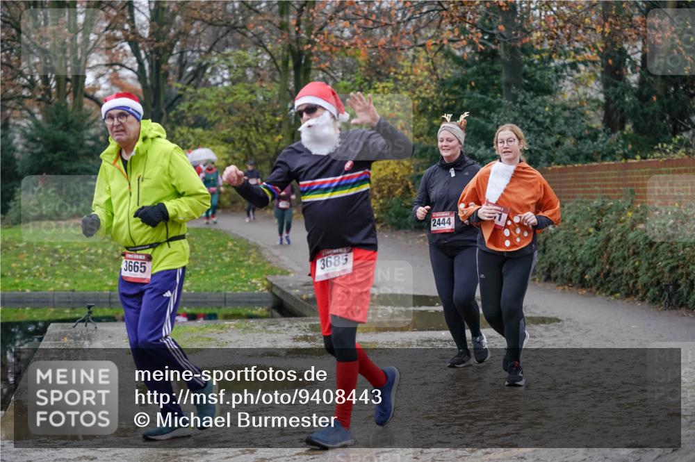 07.12.2025 - St. Pauli X-Mass-Run No. 15 Michael Burmester http://msf.ph/oto/9408443 07.12.2025 11:26:17 Laufen 3665, 3685, 2444 meine-sportfotos.de
