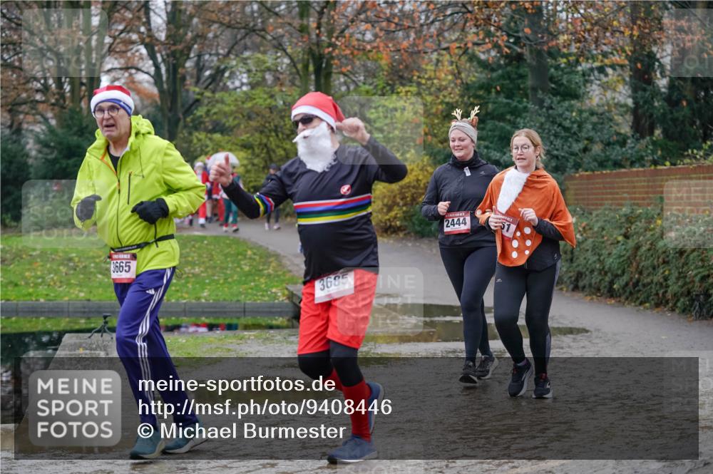 07.12.2025 - St. Pauli X-Mass-Run No. 15 Michael Burmester http://msf.ph/oto/9408446 07.12.2025 11:26:17 Laufen 3665, 3685, 2444 meine-sportfotos.de