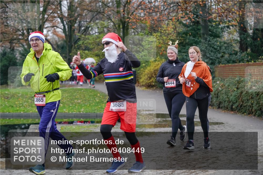 07.12.2025 - St. Pauli X-Mass-Run No. 15 Michael Burmester http://msf.ph/oto/9408449 07.12.2025 11:26:17 Laufen 3665, 3685, 2444 meine-sportfotos.de