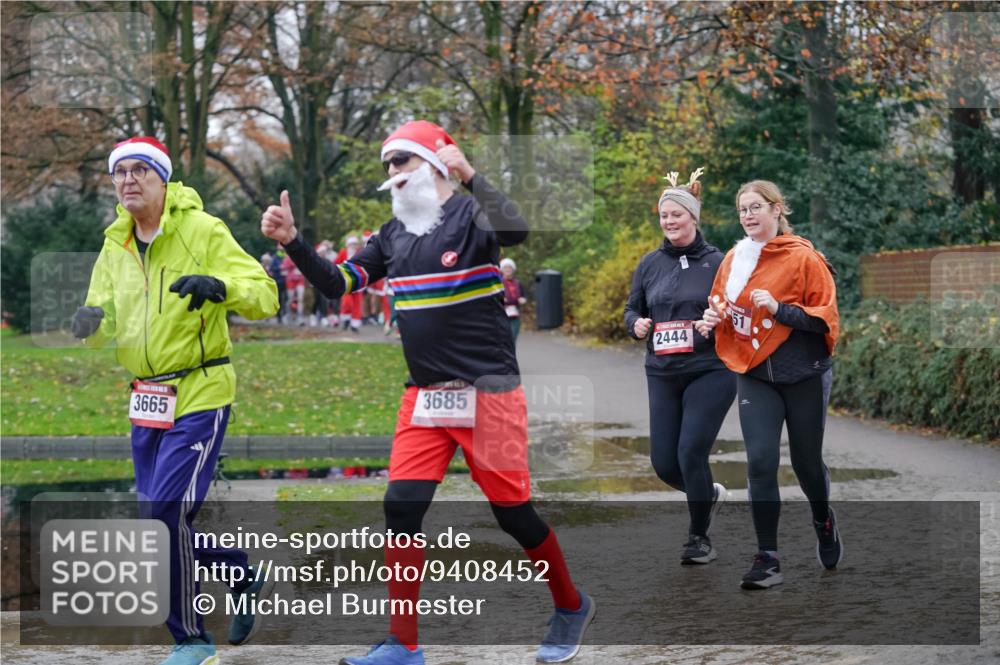 07.12.2025 - St. Pauli X-Mass-Run No. 15 Michael Burmester http://msf.ph/oto/9408452 07.12.2025 11:26:17 Laufen 3665, 3685, 2444 meine-sportfotos.de