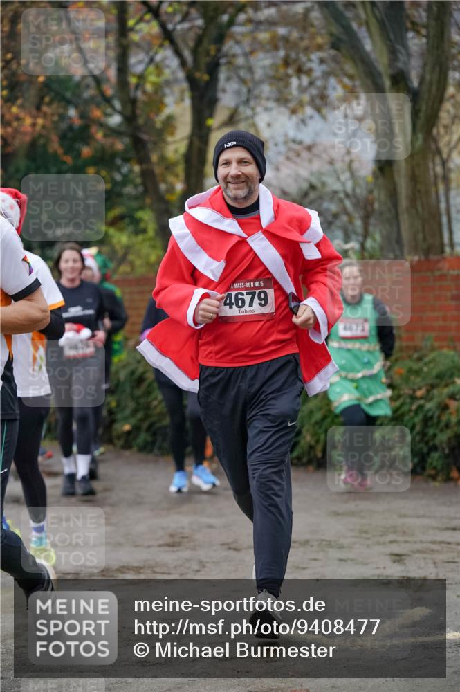 07.12.2025 - St. Pauli X-Mass-Run No. 15 Michael Burmester http://msf.ph/oto/9408477 07.12.2025 09:43:54 Laufen 15, 4679, 4675 meine-sportfotos.de