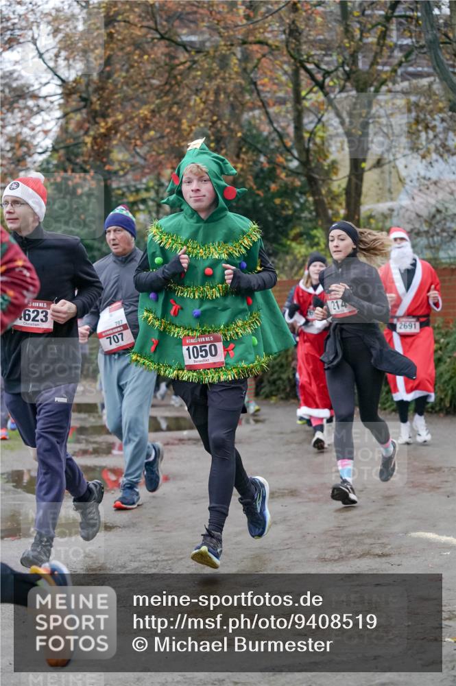 07.12.2025 - St. Pauli X-Mass-Run No. 15 Michael Burmester http://msf.ph/oto/9408519 07.12.2025 09:43:58 Laufen 15, 623, 707, 707, 15, 1050, 214, 2691 meine-sportfotos.de