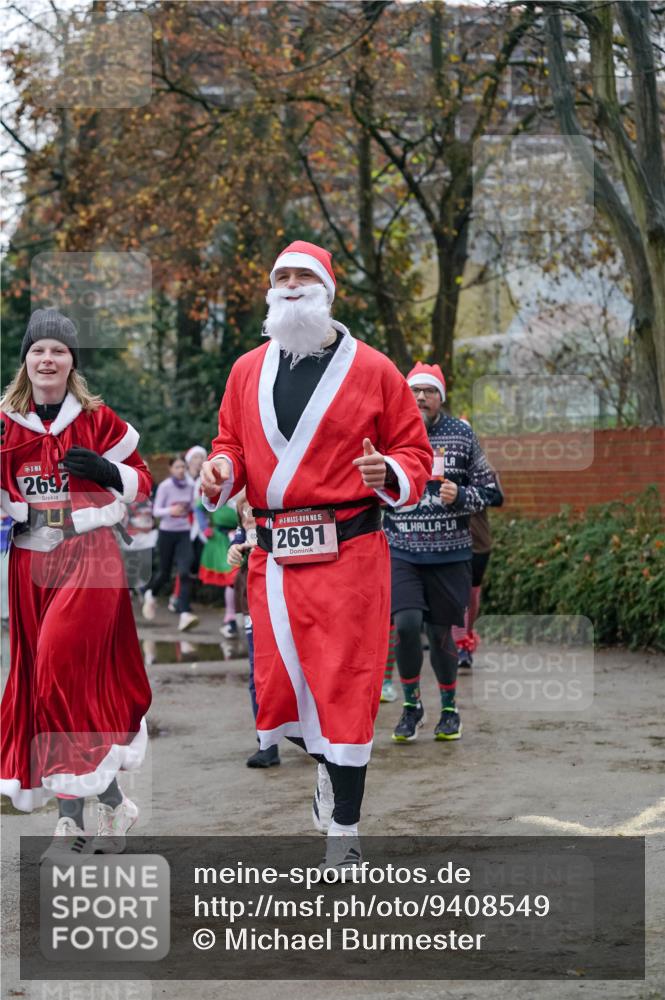 07.12.2025 - St. Pauli X-Mass-Run No. 15 Michael Burmester http://msf.ph/oto/9408549 07.12.2025 09:44:01 Laufen 2692, 15, 2691 meine-sportfotos.de