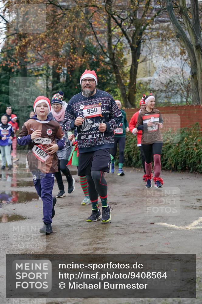 07.12.2025 - St. Pauli X-Mass-Run No. 15 Michael Burmester http://msf.ph/oto/9408564 07.12.2025 09:44:02 Laufen 15, 950, 1002, 2380, 709 meine-sportfotos.de