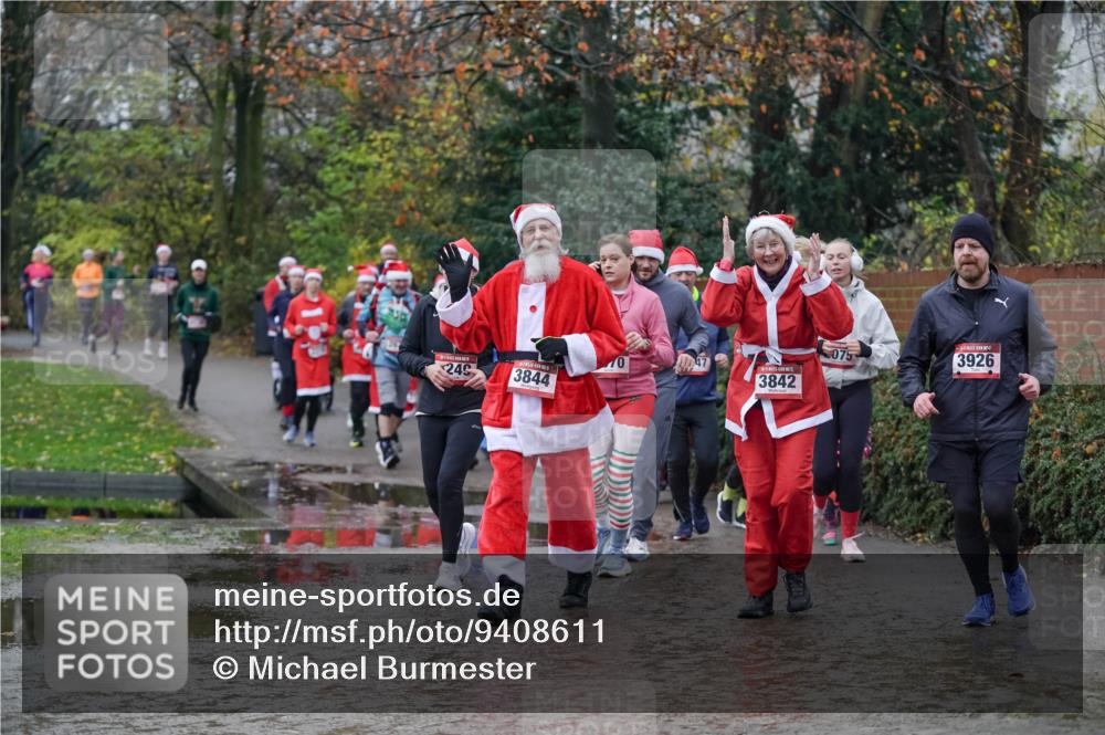07.12.2025 - St. Pauli X-Mass-Run No. 15 Michael Burmester http://msf.ph/oto/9408611 07.12.2025 11:26:37 Laufen 075, 70, 47, 249, 3844, 3842, 3926 meine-sportfotos.de