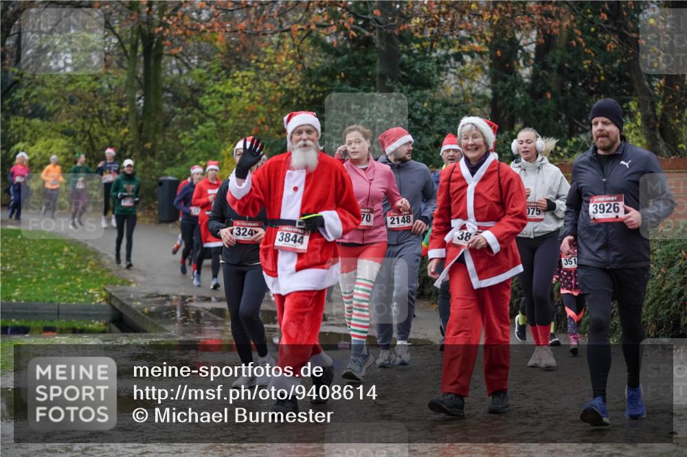 07.12.2025 - St. Pauli X-Mass-Run No. 15 Michael Burmester http://msf.ph/oto/9408614 07.12.2025 11:26:38 Laufen 075, 3926, 70, 2148, 324, 3844, 38, 351 meine-sportfotos.de