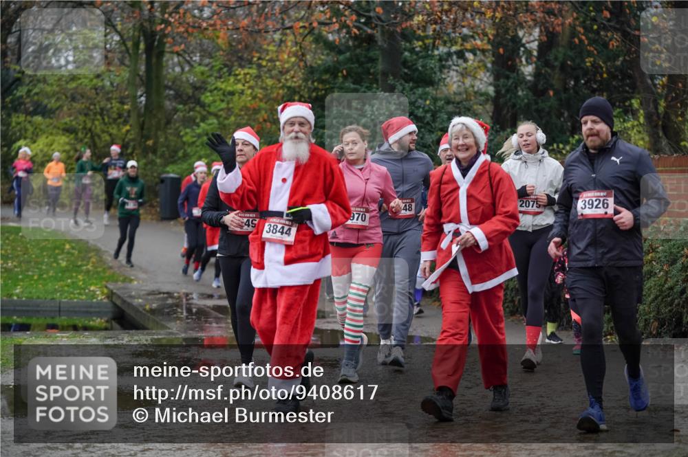 07.12.2025 - St. Pauli X-Mass-Run No. 15 Michael Burmester http://msf.ph/oto/9408617 07.12.2025 11:26:38 Laufen 2075, 3926, 48, 970, 4, 3844 meine-sportfotos.de