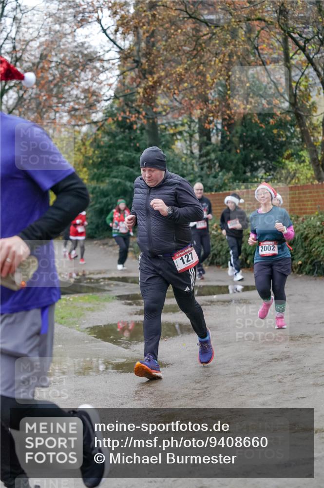 07.12.2025 - St. Pauli X-Mass-Run No. 15 Michael Burmester http://msf.ph/oto/9408660 07.12.2025 09:44:14 Laufen 127, 2002 meine-sportfotos.de