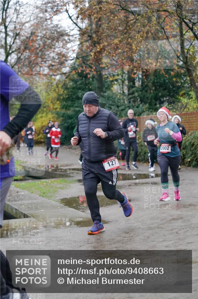07.12.2025 - St. Pauli X-Mass-Run No. 15 Michael Burmester http://msf.ph/oto/9408663 07.12.2025 09:44:14 Laufen 127, 2002 meine-sportfotos.de