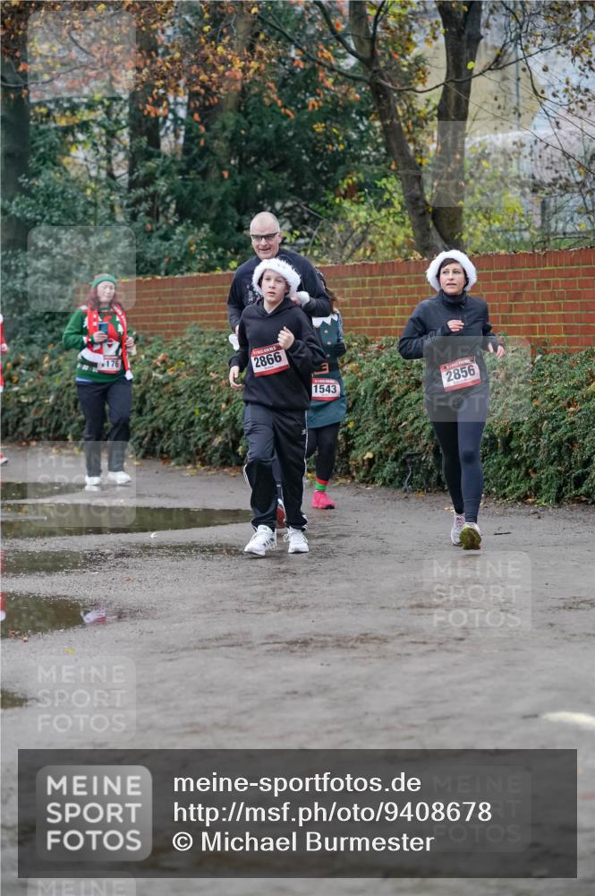 07.12.2025 - St. Pauli X-Mass-Run No. 15 Michael Burmester http://msf.ph/oto/9408678 07.12.2025 09:44:16 Laufen 176, 2866, 1543, 2856 meine-sportfotos.de