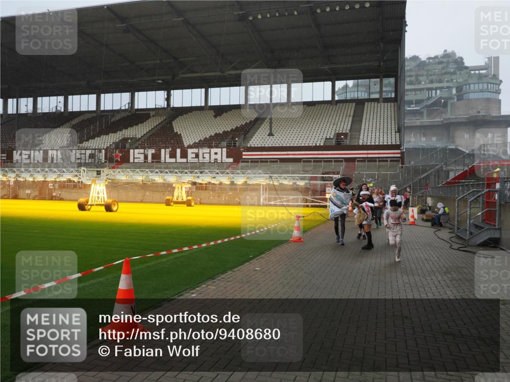 07.12.2025 - St. Pauli X-Mass-Run No. 15 Fabian Wolf http://msf.ph/oto/9408680 07.12.2025 11:07:45 Ziel 77, 271, 273, 315, 332, 377, 389, 397, 623, 1235, 1378, 1382, 1383, 1439, 1441, 1509, 1812, 1824, 1866, 1910, 2693 meine-sportfotos.de