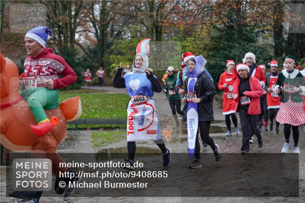 07.12.2025 - St. Pauli X-Mass-Run No. 15 Michael Burmester http://msf.ph/oto/9408685 07.12.2025 11:26:43 Laufen 4612, 4602, 134, 4610, 22, 2589, 4184, 2672 meine-sportfotos.de