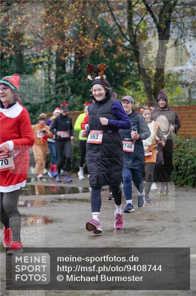 07.12.2025 - St. Pauli X-Mass-Run No. 15 Michael Burmester http://msf.ph/oto/9408744 07.12.2025 09:44:23 Laufen 15, 70, 3211, 562, 2746 meine-sportfotos.de