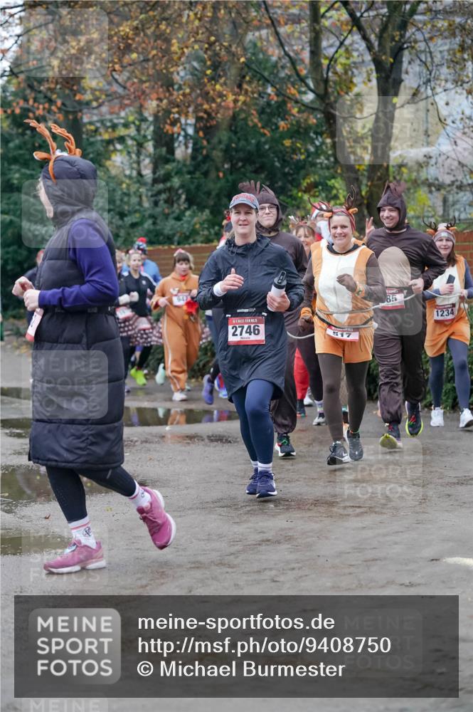 07.12.2025 - St. Pauli X-Mass-Run No. 15 Michael Burmester http://msf.ph/oto/9408750 07.12.2025 09:44:24 Laufen 942, 15, 2746, 517, 85, 1234 meine-sportfotos.de