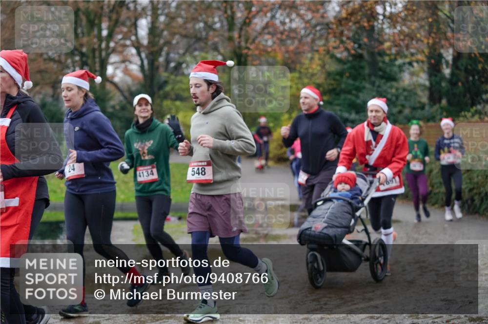 07.12.2025 - St. Pauli X-Mass-Run No. 15 Michael Burmester http://msf.ph/oto/9408766 07.12.2025 11:26:48 Laufen 24, 4134, 548 meine-sportfotos.de