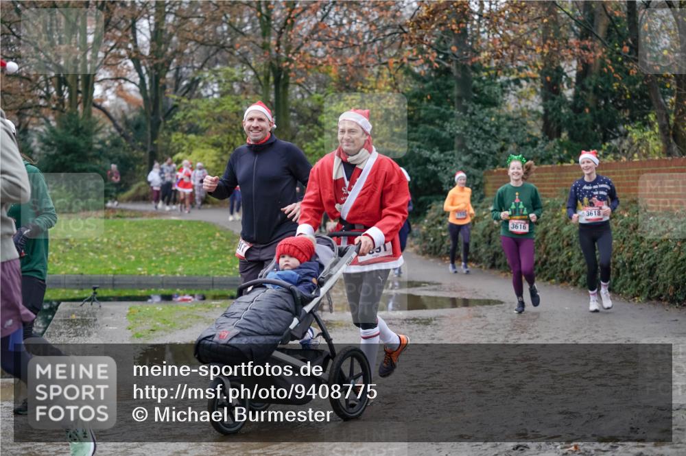 07.12.2025 - St. Pauli X-Mass-Run No. 15 Michael Burmester http://msf.ph/oto/9408775 07.12.2025 11:26:49 Laufen 3616, 3618 meine-sportfotos.de