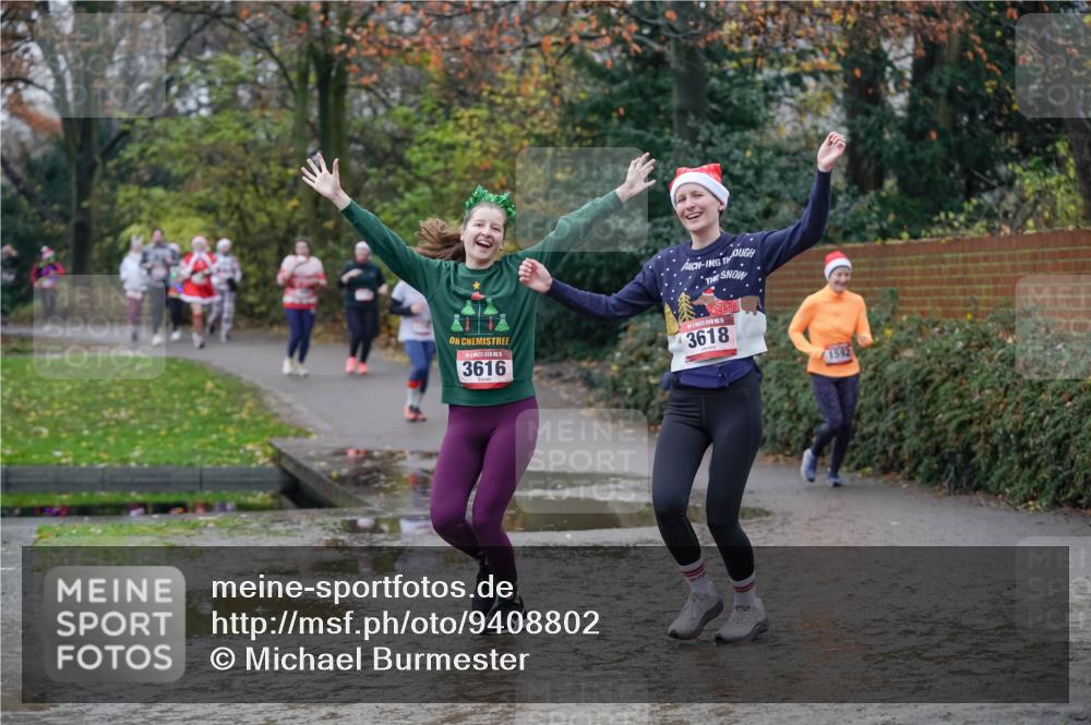07.12.2025 - St. Pauli X-Mass-Run No. 15 Michael Burmester http://msf.ph/oto/9408802 07.12.2025 11:26:51 Laufen 5, 3616, 3618, 1592 meine-sportfotos.de