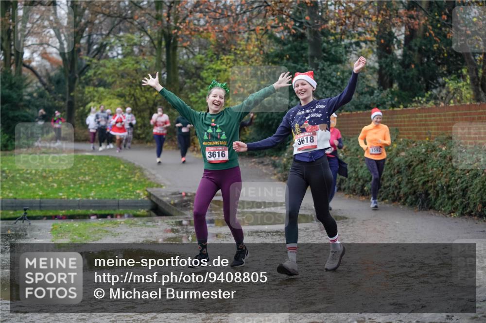 07.12.2025 - St. Pauli X-Mass-Run No. 15 Michael Burmester http://msf.ph/oto/9408805 07.12.2025 11:26:51 Laufen 3616, 3618, 1592 meine-sportfotos.de