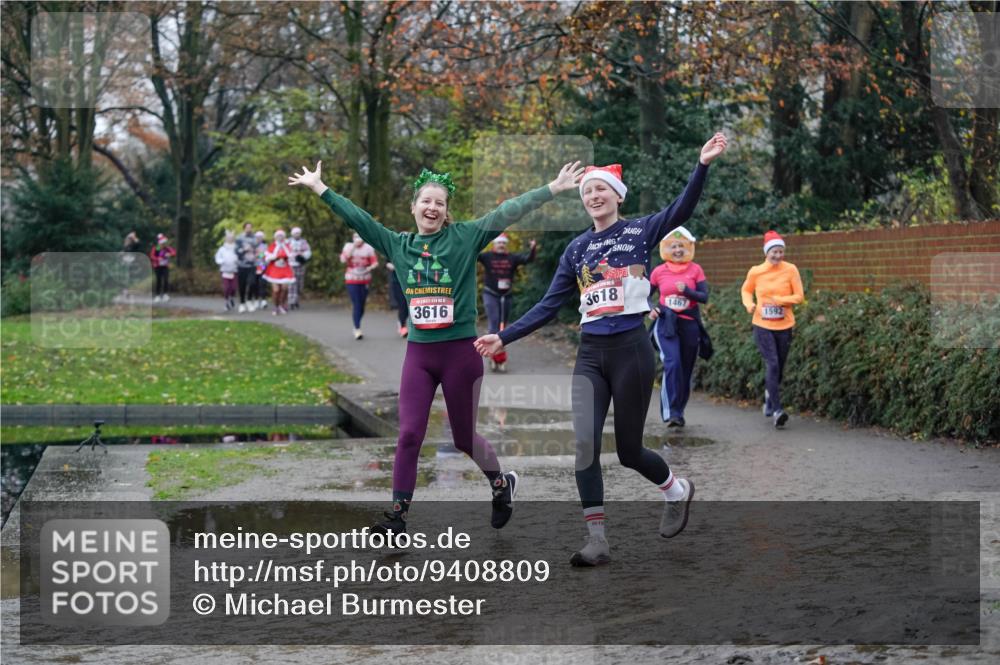 07.12.2025 - St. Pauli X-Mass-Run No. 15 Michael Burmester http://msf.ph/oto/9408809 07.12.2025 11:26:51 Laufen 3616, 3618, 1467, 1592 meine-sportfotos.de
