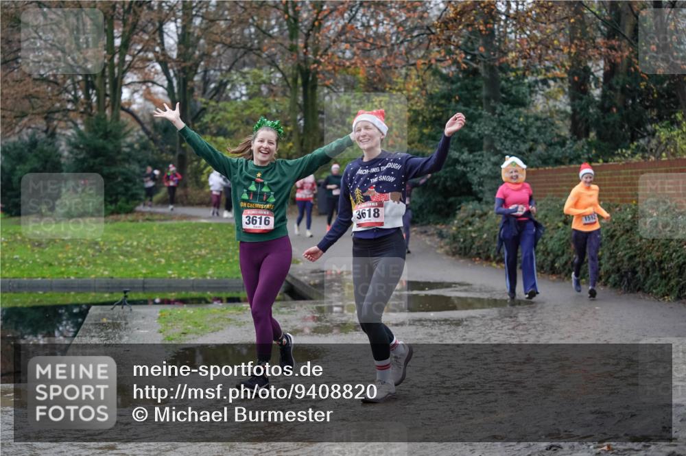 07.12.2025 - St. Pauli X-Mass-Run No. 15 Michael Burmester http://msf.ph/oto/9408820 07.12.2025 11:26:52 Laufen 3616, 3618, 1592 meine-sportfotos.de